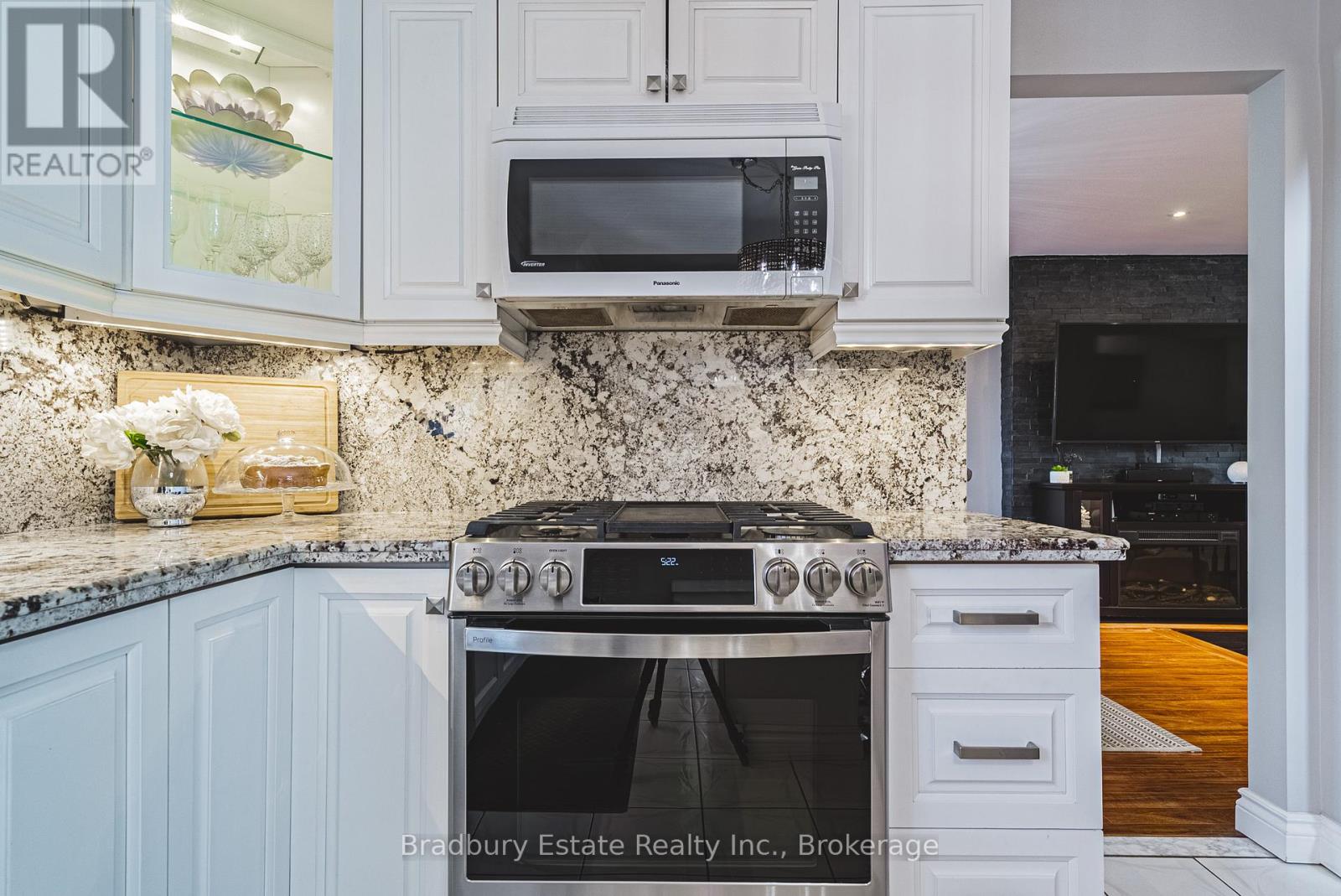 176 Highland Road W, Hamilton, Ontario  L8J 2S6 - Photo 14 - X12488718