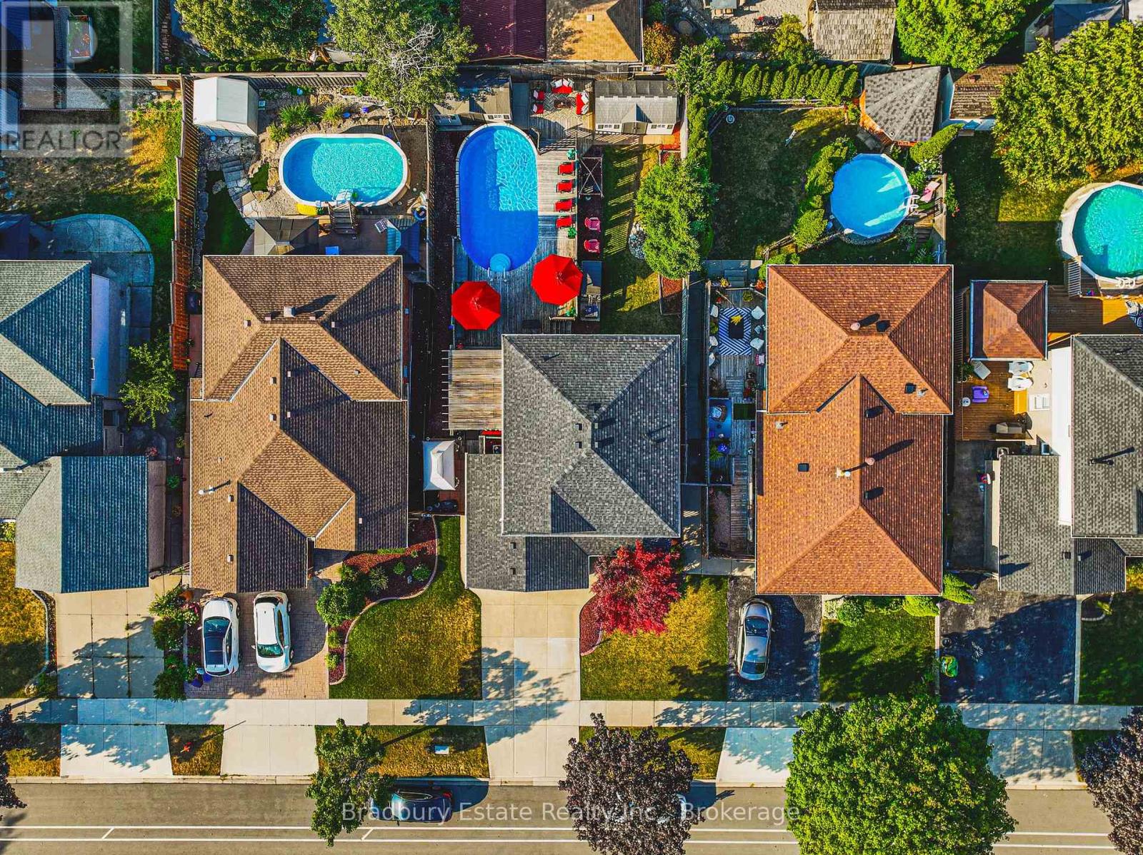 176 Highland Road W, Hamilton, Ontario  L8J 2S6 - Photo 3 - X12488718