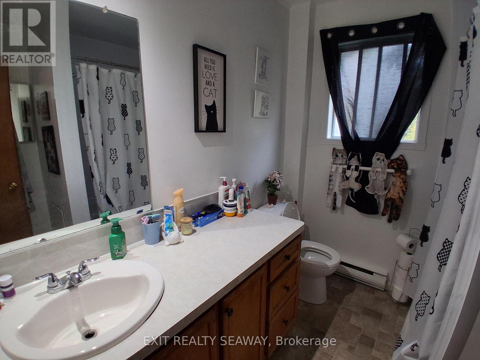 3337 Cadeb Avenue, Cornwall, Ontario K6K 1H9 - Photo 7 - X12488392