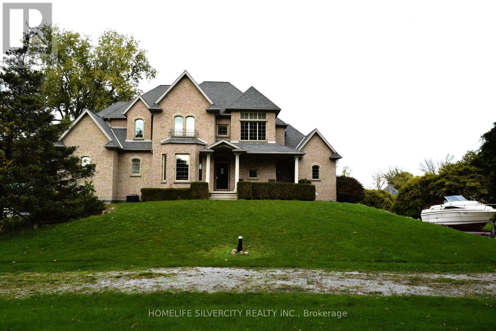 21000 Admiral Drive, Lakeshore, Ontario  N0P 2L0 - Photo 2 - X12429962