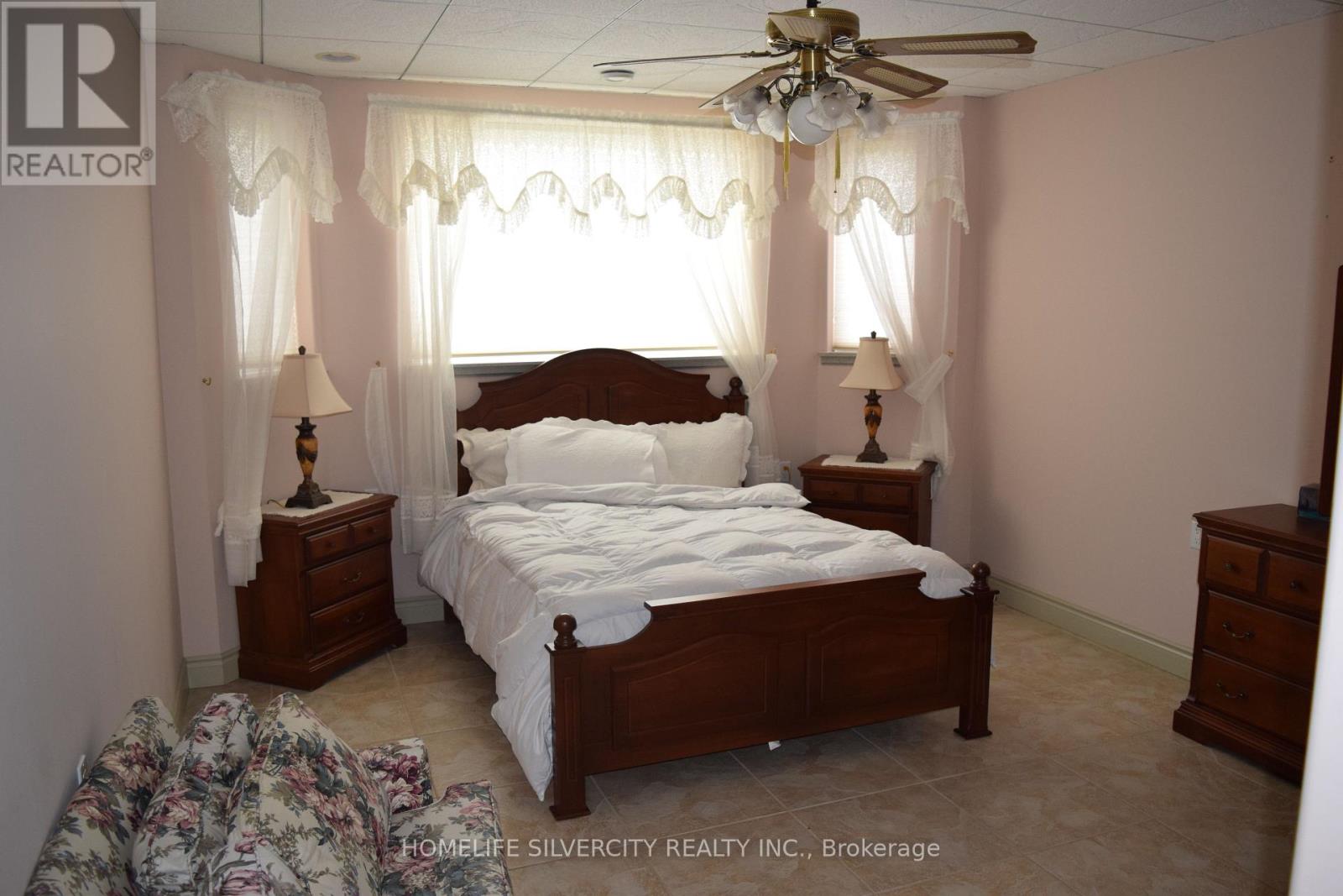 21000 Admiral Drive, Lakeshore, Ontario  N0P 2L0 - Photo 25 - X12429962