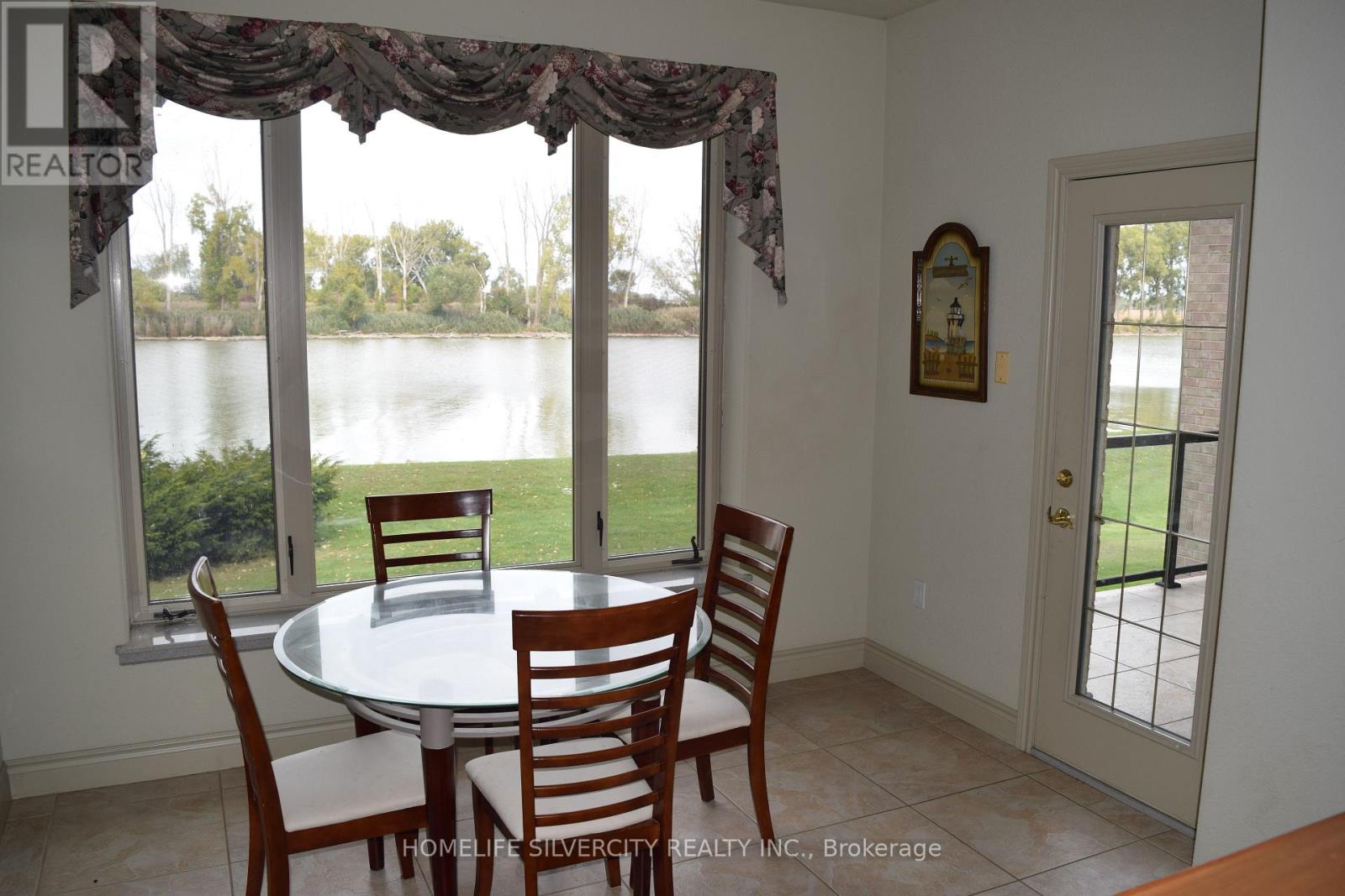 21000 Admiral Drive, Lakeshore, Ontario  N0P 2L0 - Photo 7 - X12429962