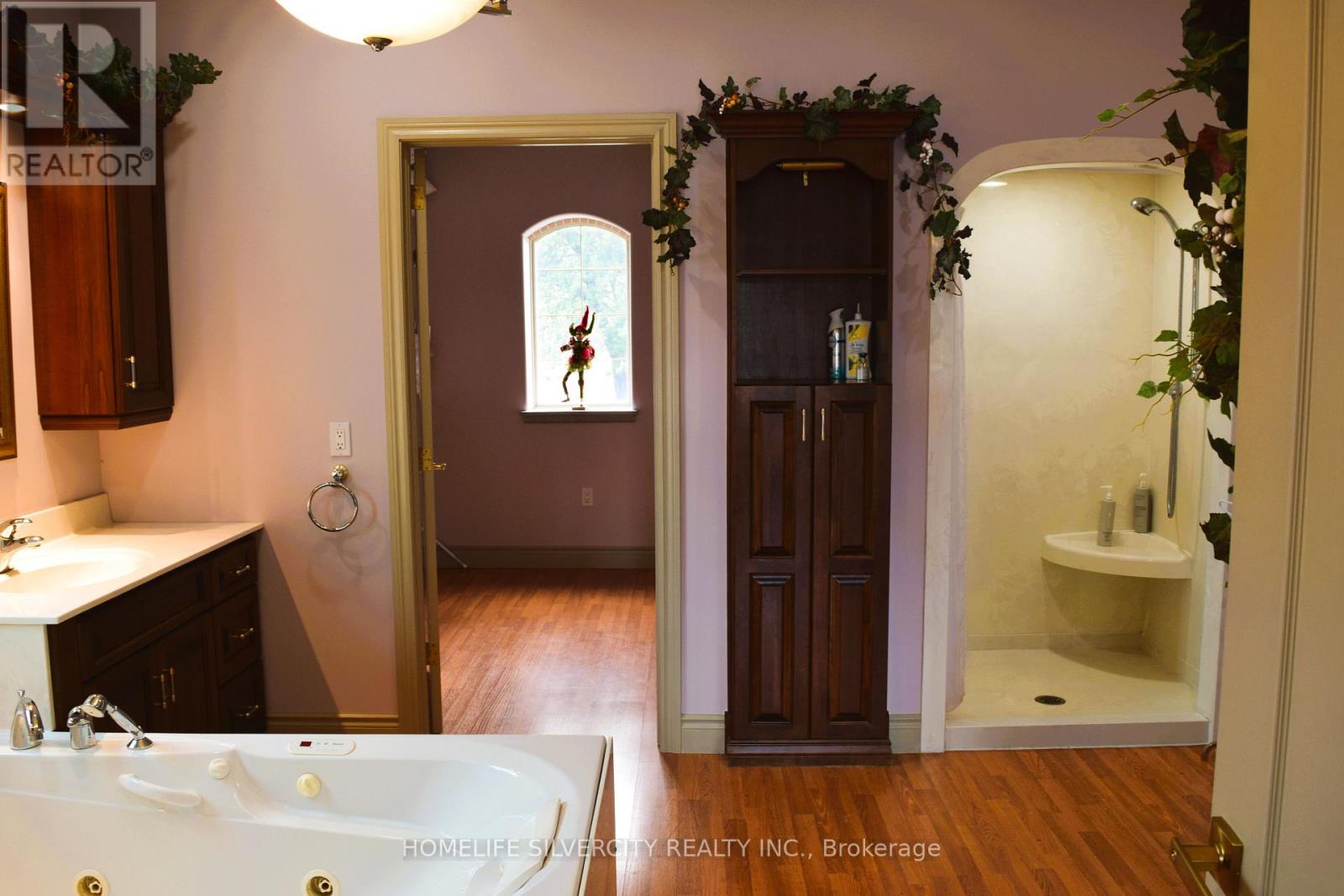 21000 Admiral Drive, Lakeshore, Ontario  N0P 2L0 - Photo 17 - X12429962