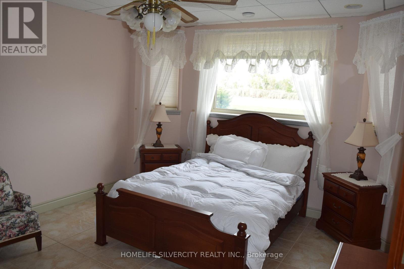 21000 Admiral Drive, Lakeshore, Ontario  N0P 2L0 - Photo 26 - X12429962