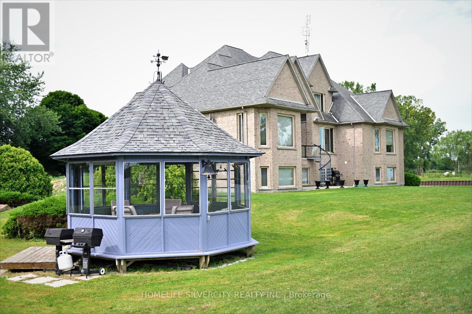 21000 Admiral Drive, Lakeshore, Ontario  N0P 2L0 - Photo 4 - X12429962