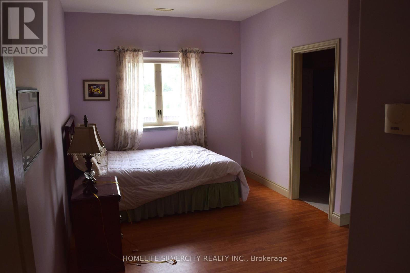 21000 Admiral Drive, Lakeshore, Ontario  N0P 2L0 - Photo 20 - X12429962