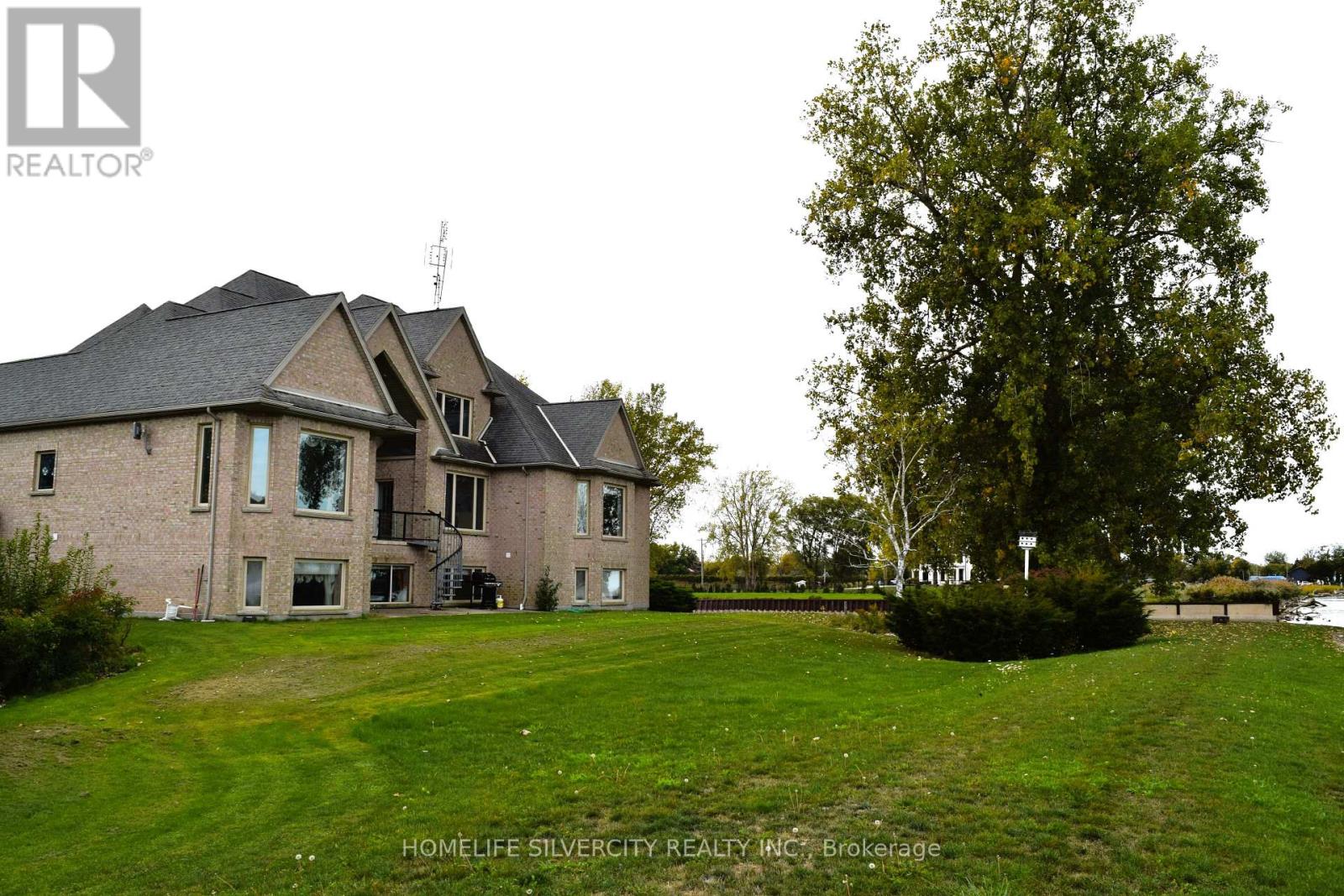 21000 Admiral Drive, Lakeshore, Ontario  N0P 2L0 - Photo 33 - X12429962