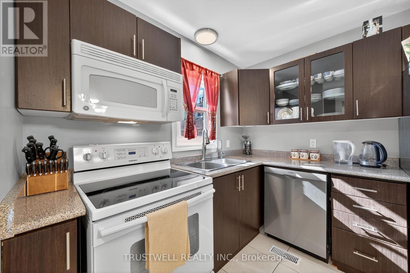 26 - 131 Rockwood Avenue, St. Catharines, Ontario  L2P 3K4 - Photo 11 - X12486874