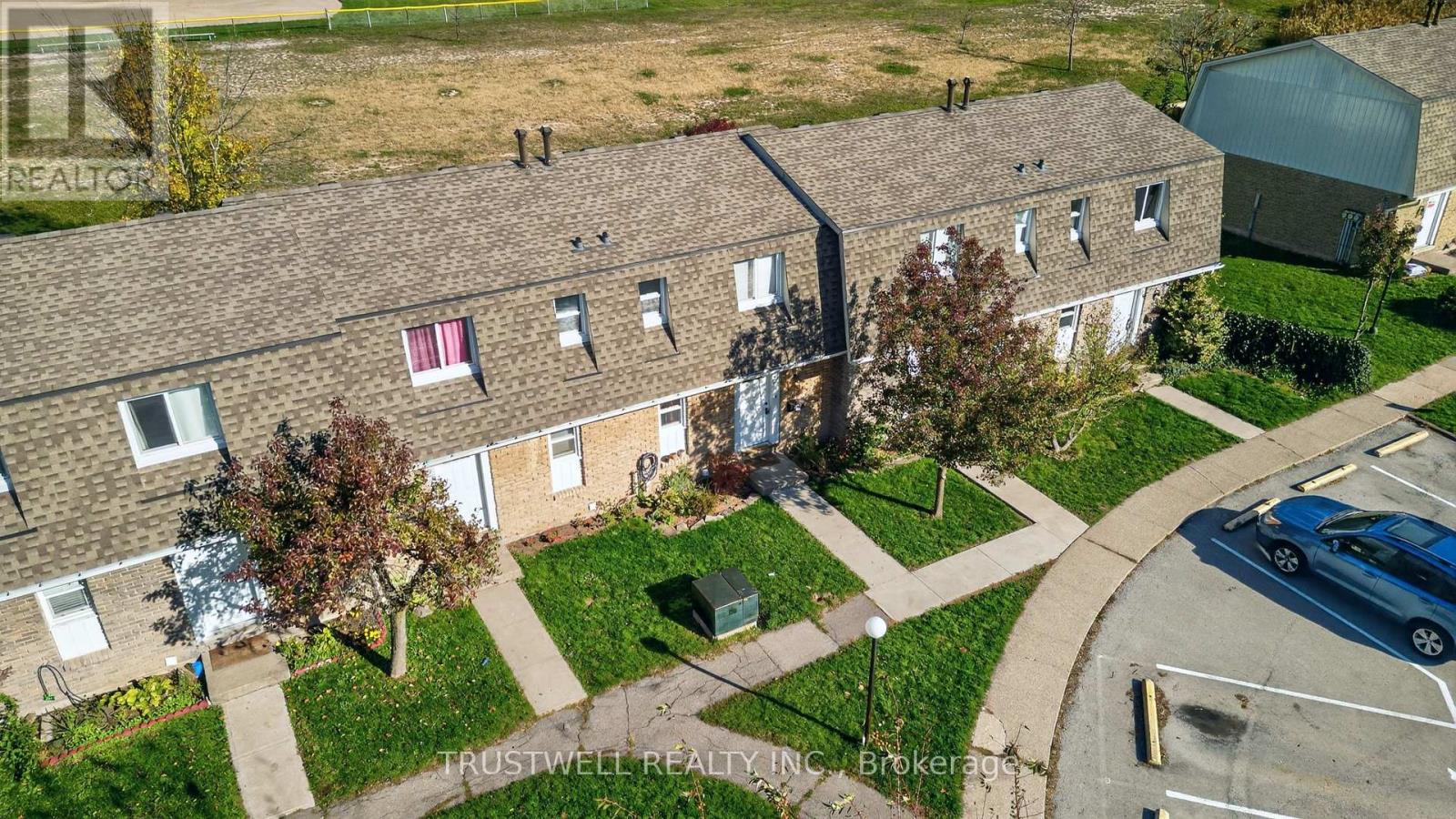 26 - 131 Rockwood Avenue, St. Catharines, Ontario  L2P 3K4 - Photo 3 - X12486874