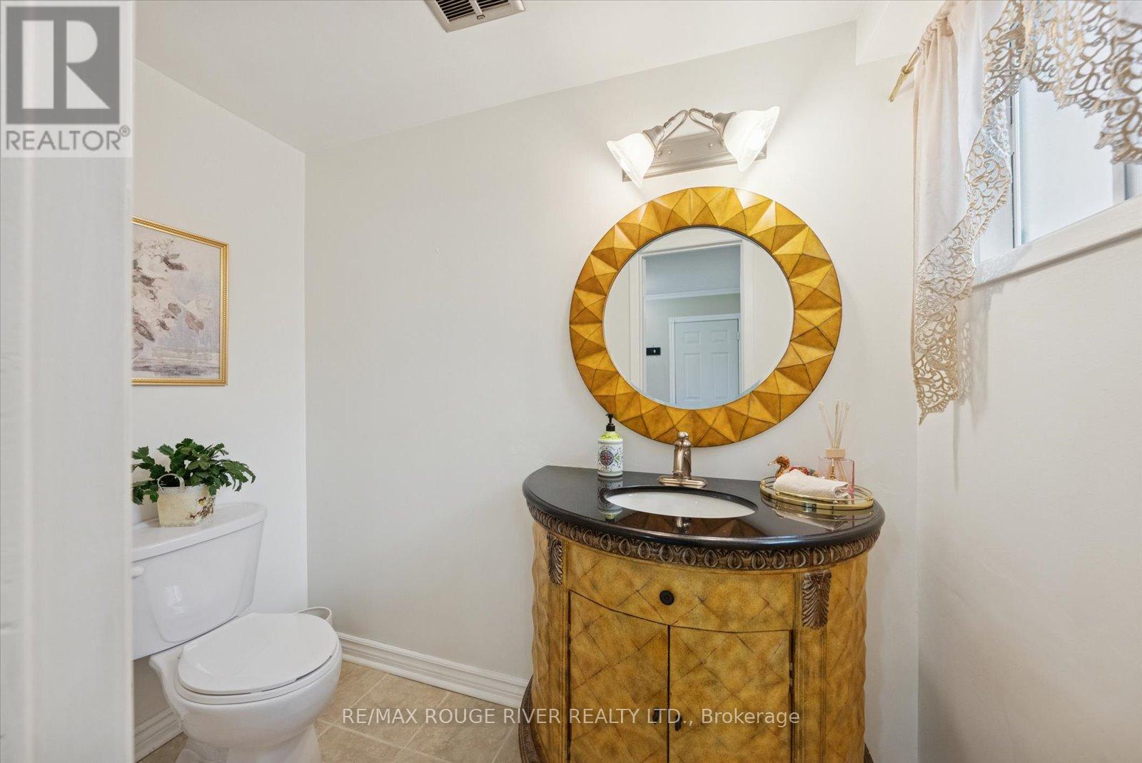 55 Loscombe Drive, Clarington, Ontario  L1C 3S8 - Photo 11 - E12487763