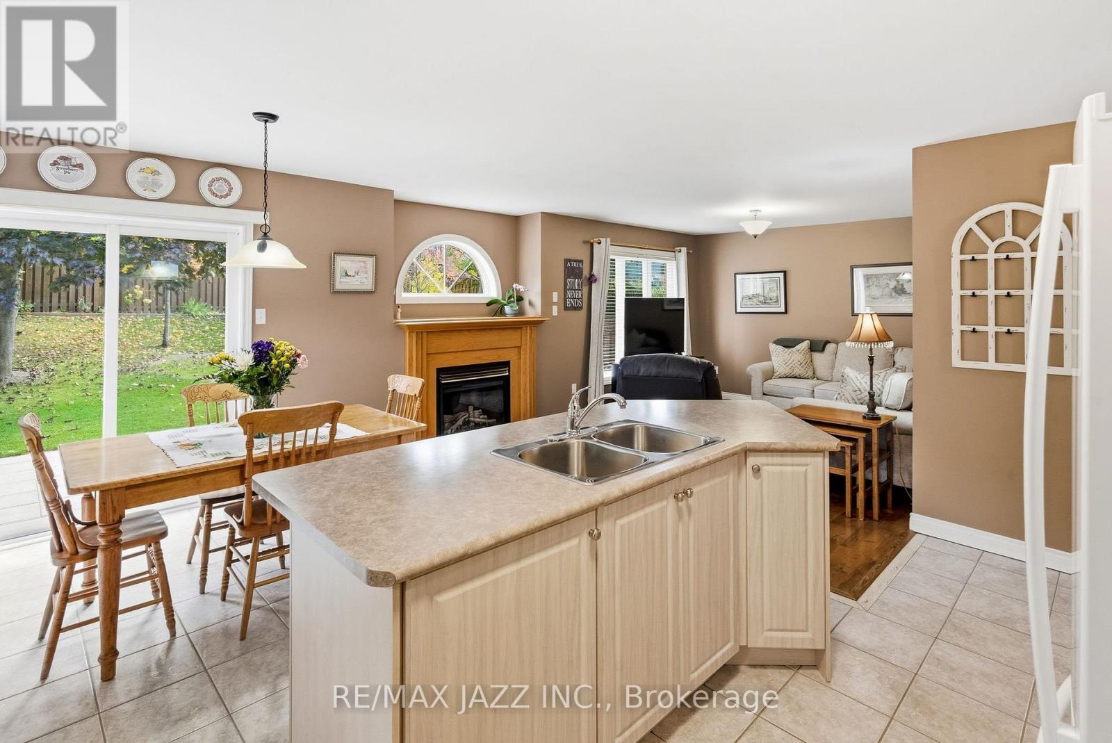 37 Woodcock Avenue, Ajax, Ontario  L1T 4J5 - Photo 16 - E12488400