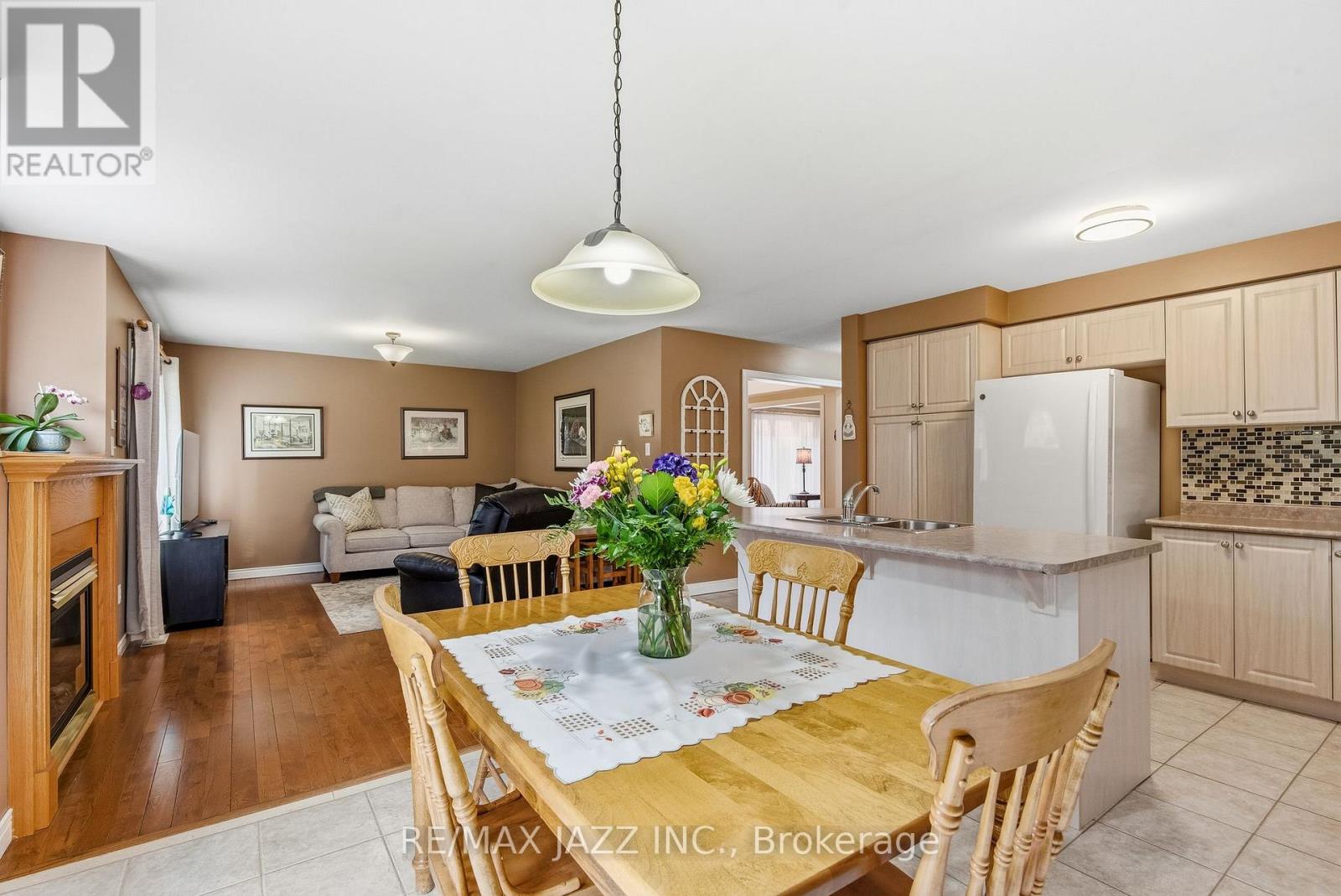 37 Woodcock Avenue, Ajax, Ontario  L1T 4J5 - Photo 20 - E12488400