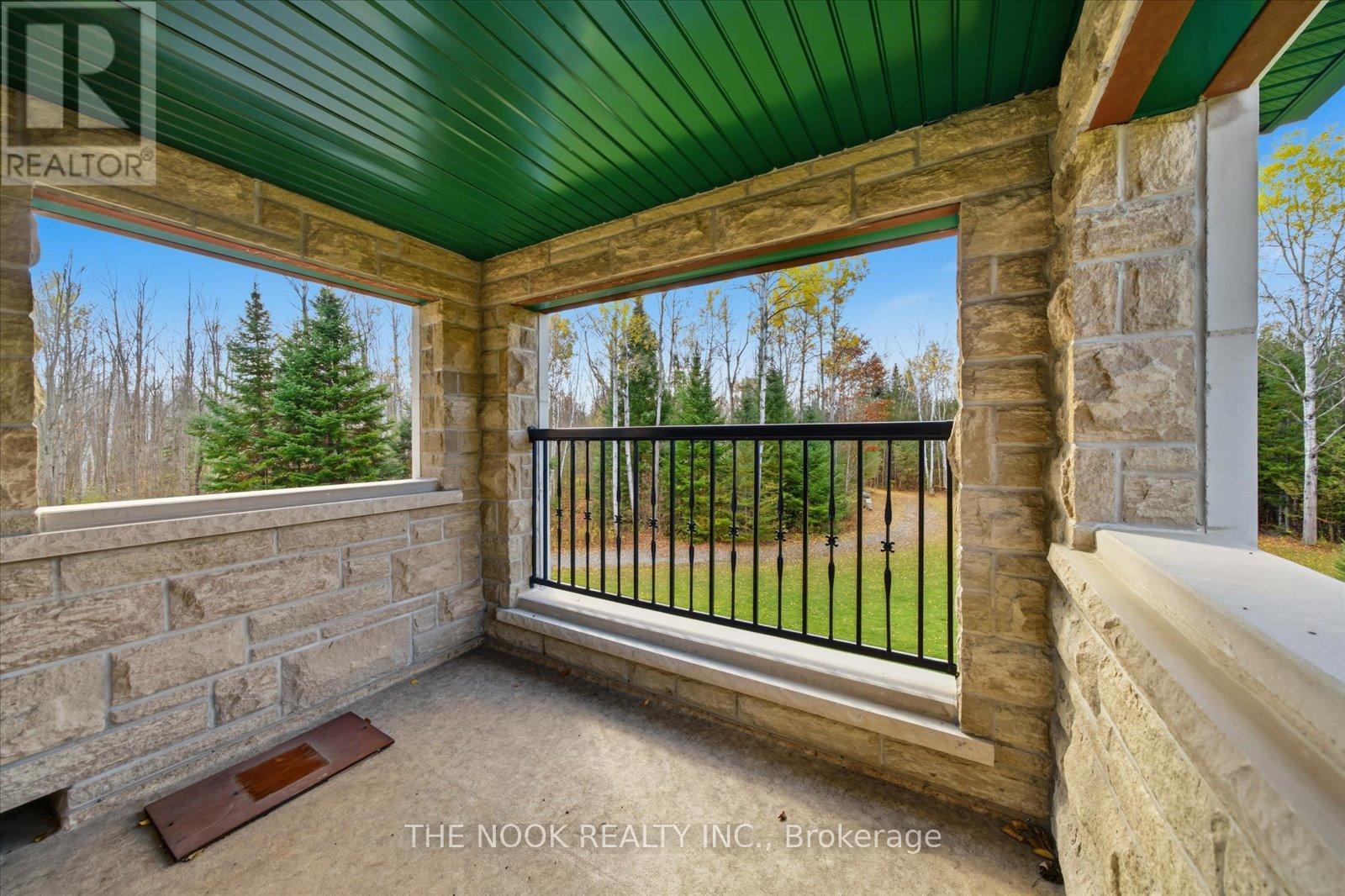 9525 Old Homestead Road, Georgina, Ontario L0E 1N0 - Photo 12 - N12487810