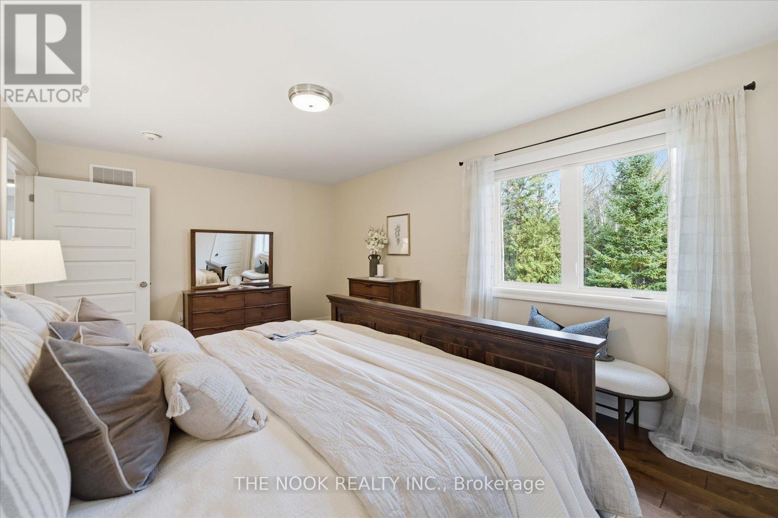 9525 Old Homestead Road, Georgina, Ontario L0E 1N0 - Photo 15 - N12487810