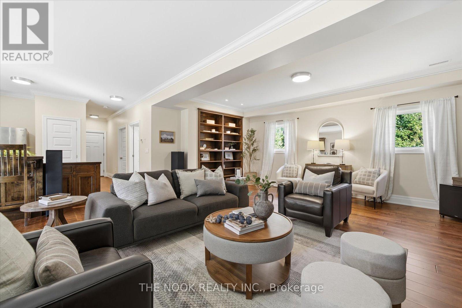 9525 Old Homestead Road, Georgina, Ontario L0E 1N0 - Photo 3 - N12487810