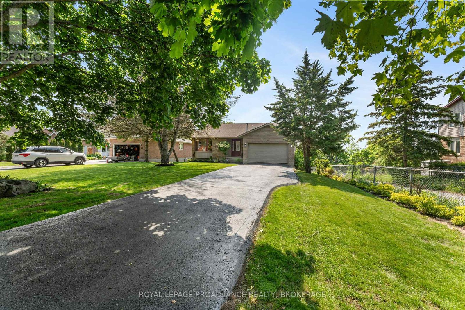 80 Limeridge Drive, Kingston (Kingston East (Incl Barret Crt)), Ontario  K7K 6L8 - Photo 2 - X12488130