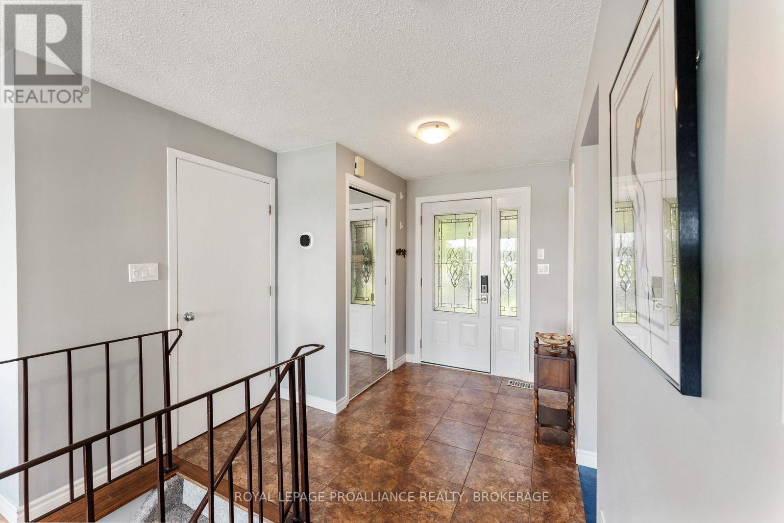 80 Limeridge Drive, Kingston (Kingston East (Incl Barret Crt)), Ontario  K7K 6L8 - Photo 8 - X12488130