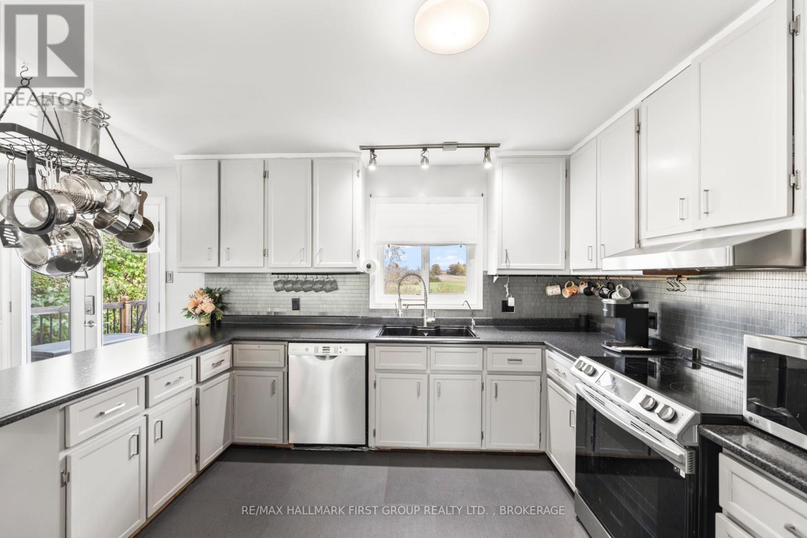 810 County 2 Road, Front Of Leeds & Seeleys Bay, Ontario  K0E 1L0 - Photo 14 - X12488372