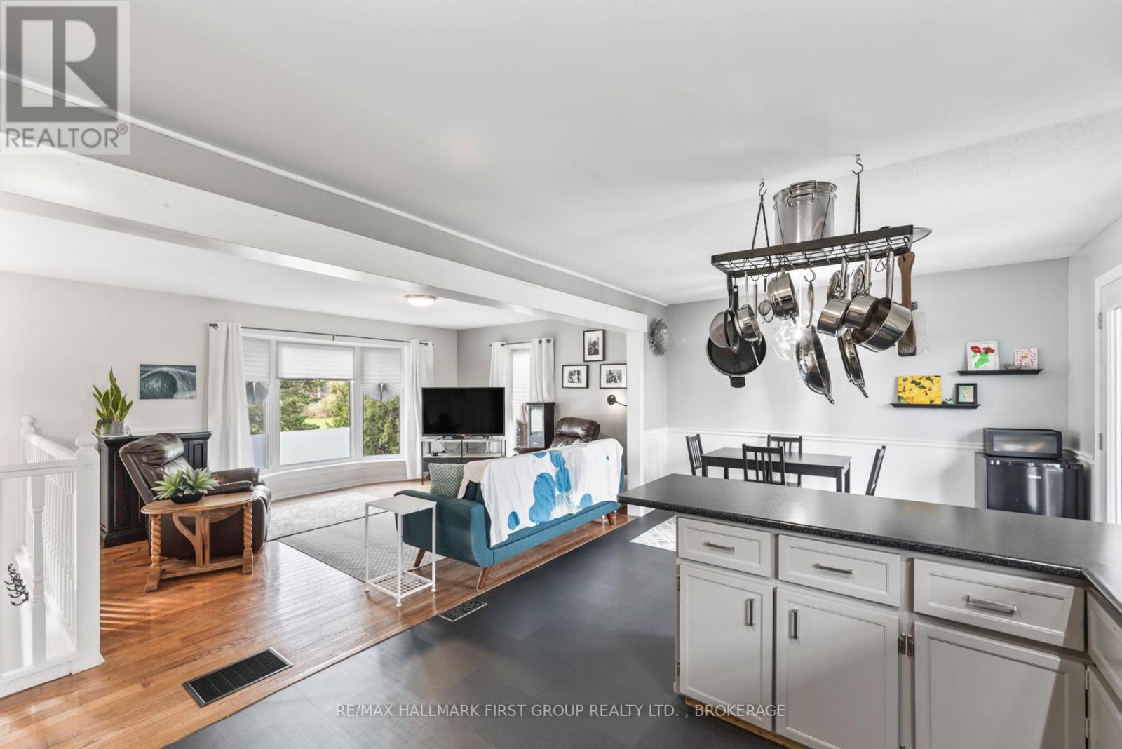 810 County 2 Road, Front Of Leeds & Seeleys Bay, Ontario  K0E 1L0 - Photo 15 - X12488372