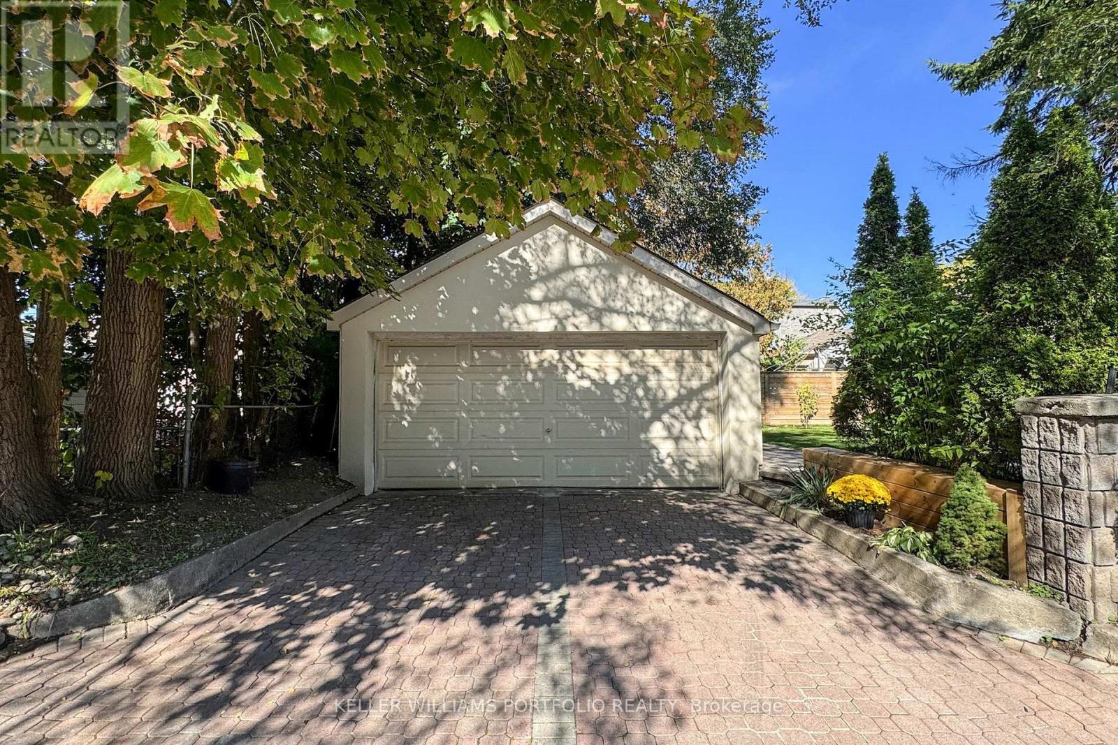 22 Pitt Avenue, Toronto, Ontario M1L 2R1 - Photo 35 - E12485148