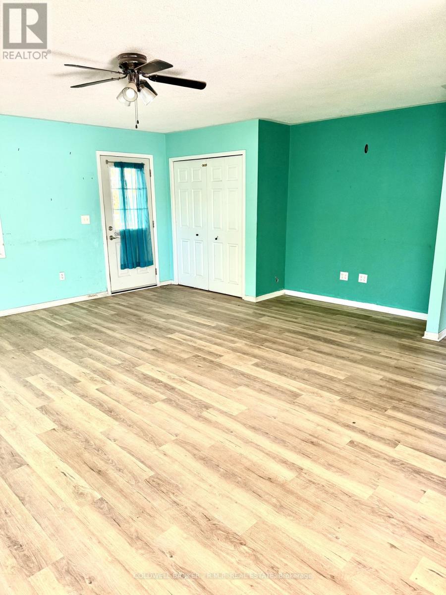 2 Oakwood Drive, Kawartha Lakes, Ontario K0M 1N0 - Photo 23 - X12458920