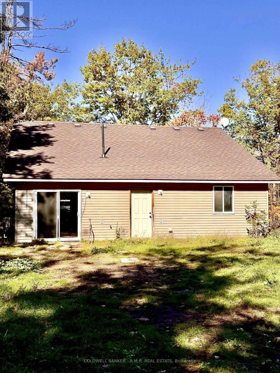 2 Oakwood Drive, Kawartha Lakes, Ontario K0M 1N0 - Photo 6 - X12458920