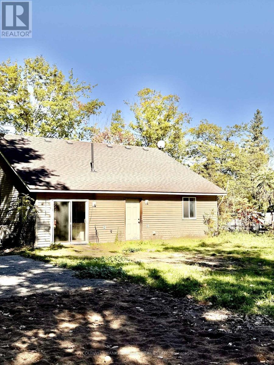 2 Oakwood Drive, Kawartha Lakes, Ontario K0M 1N0 - Photo 8 - X12458920