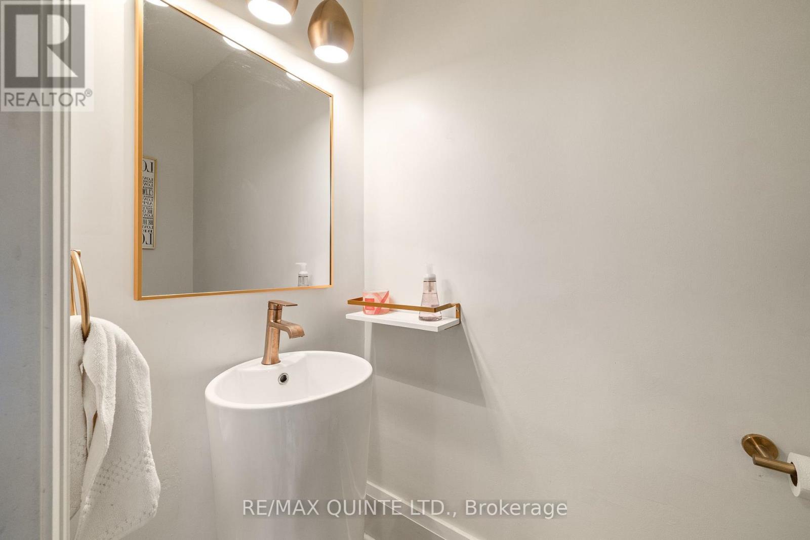 126 Dufferin Avenue, Belleville, Ontario  K8N 3X1 - Photo 8 - X12487762