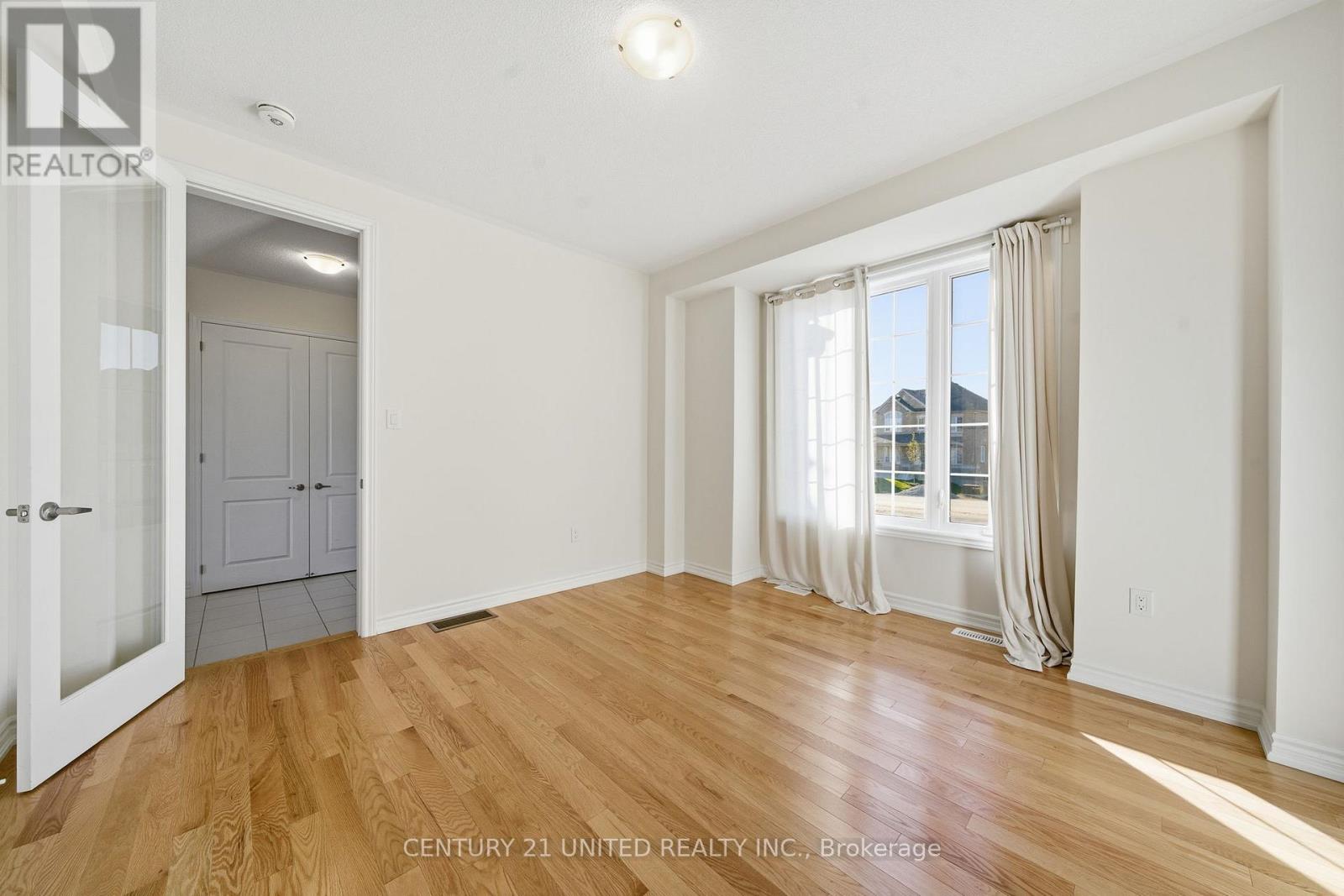 45 Golden Meadows Drive, Otonabee-South Monaghan, Ontario  K9J 0K8 - Photo 13 - X12488010