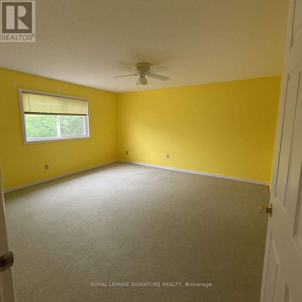 3194 Renton Road, Burlington, Ontario L7M 2W8 - Photo 7 - W12417078