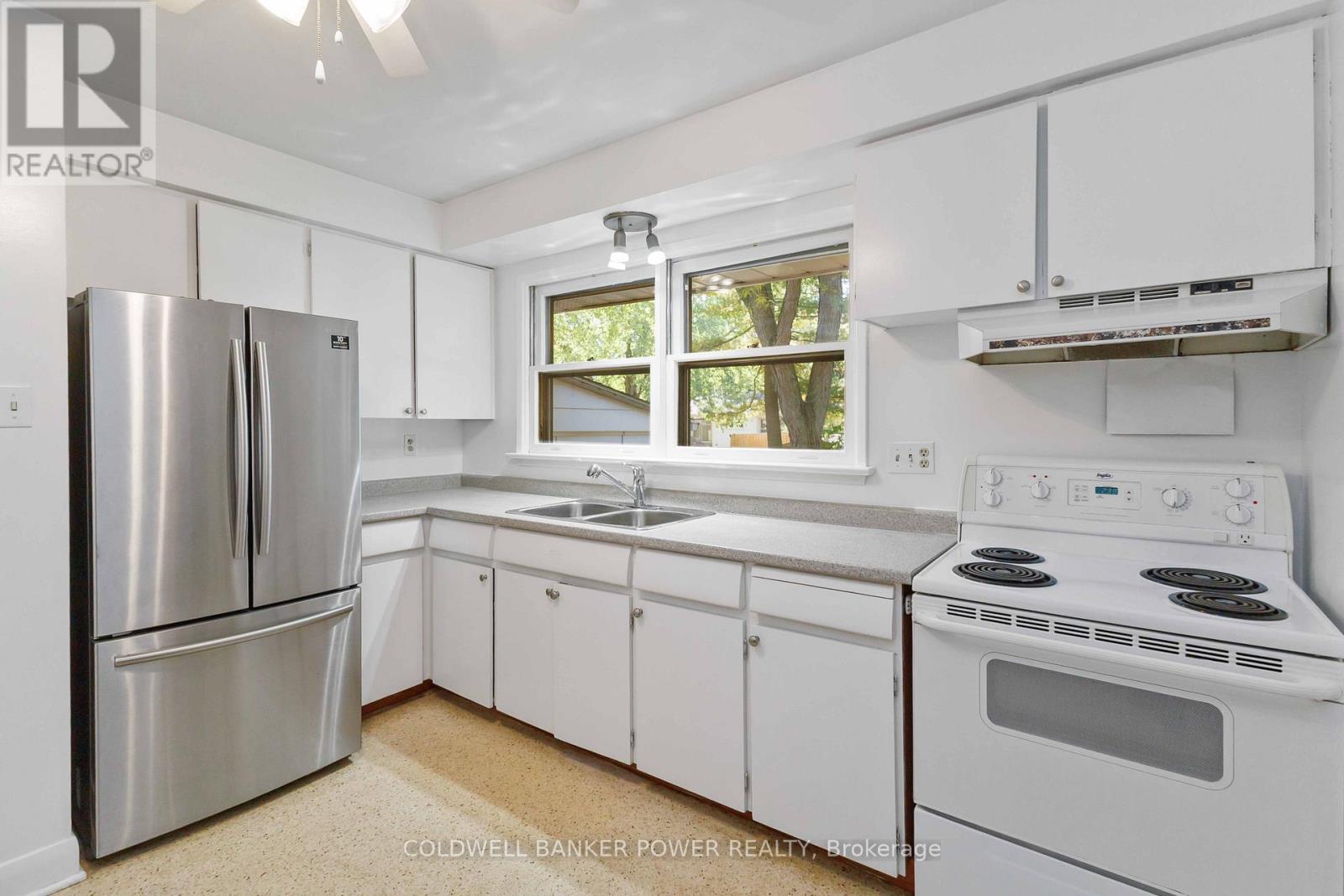 1 Mcleod Crescent, London North, Ontario  N5X 1S7 - Photo 15 - X12487782