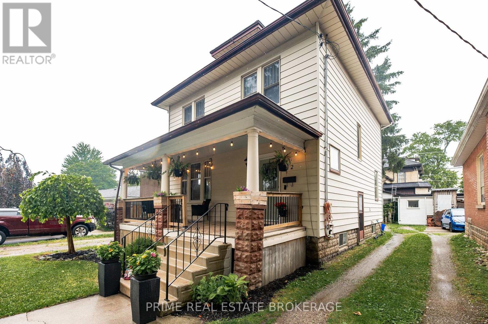 72 Walnut Street, St. Thomas, Ontario  N5R 2Y9 - Photo 2 - X12488038