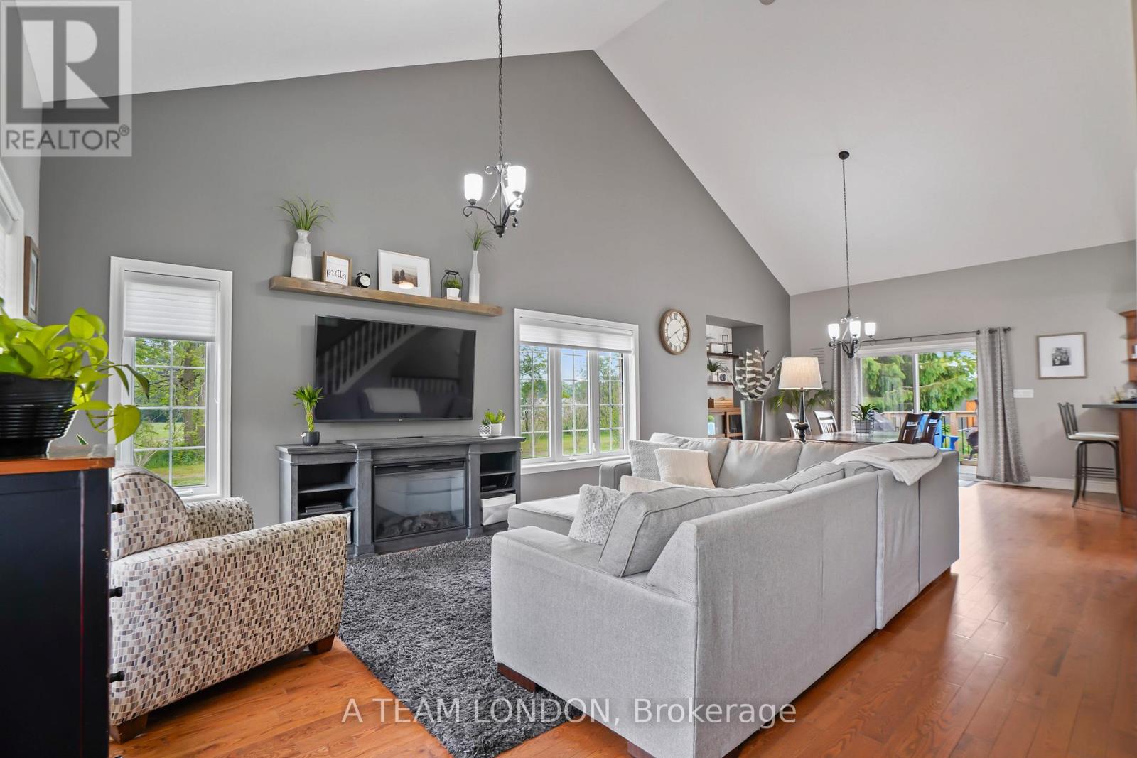 400 Second Street, Strathroy-Caradoc, Ontario  N7G 3H8 - Photo 12 - X12488118