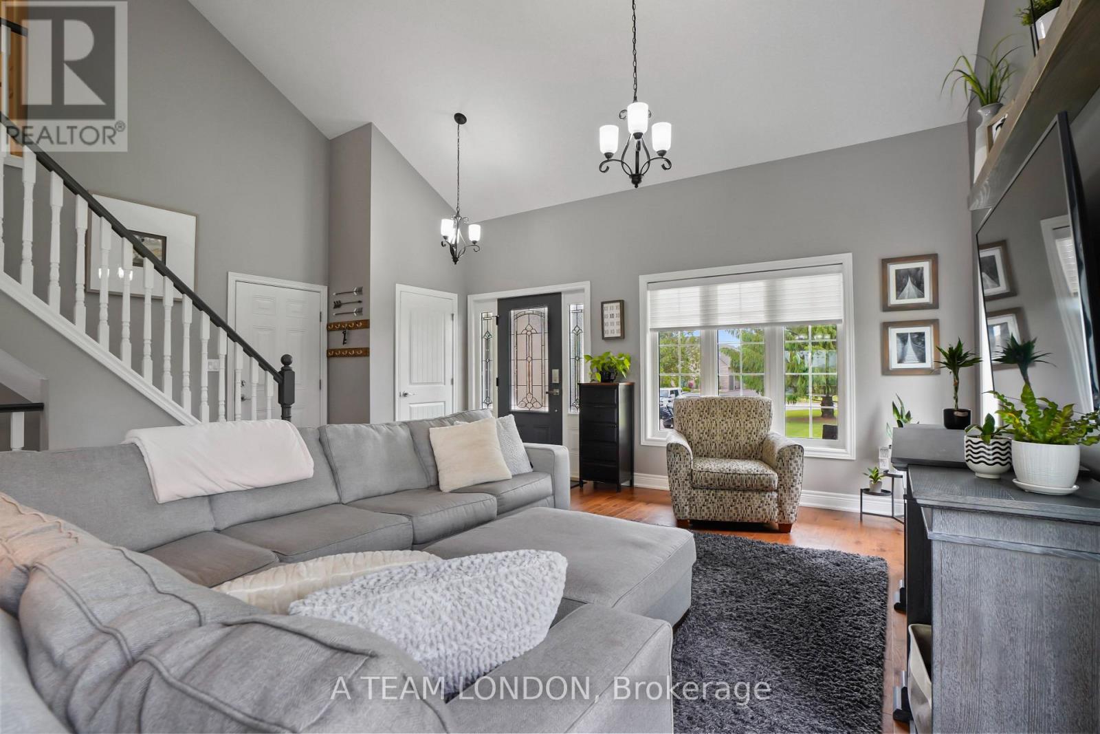 400 Second Street, Strathroy-Caradoc, Ontario  N7G 3H8 - Photo 14 - X12488118