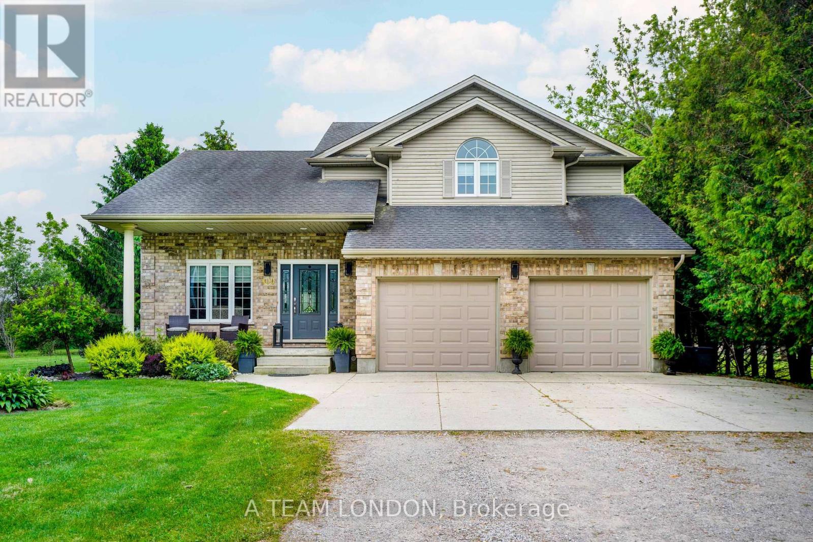 400 Second Street, Strathroy-Caradoc, Ontario  N7G 3H8 - Photo 2 - X12488118