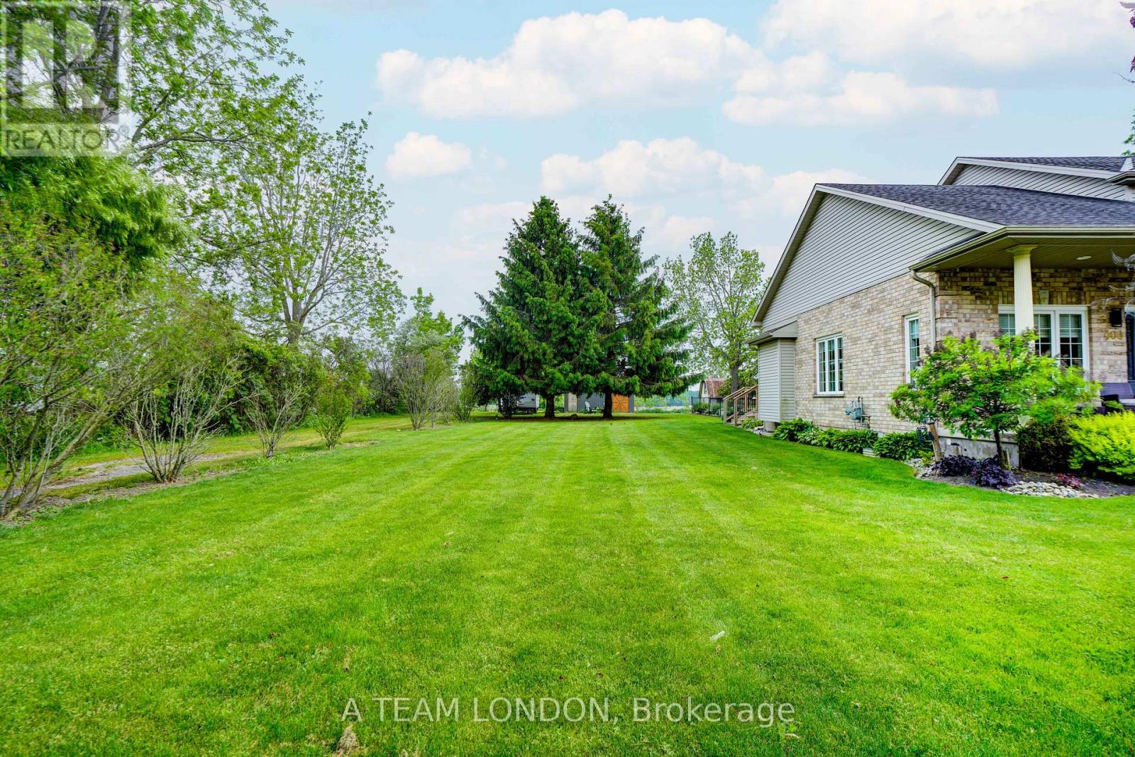 400 Second Street, Strathroy-Caradoc, Ontario  N7G 3H8 - Photo 38 - X12488118