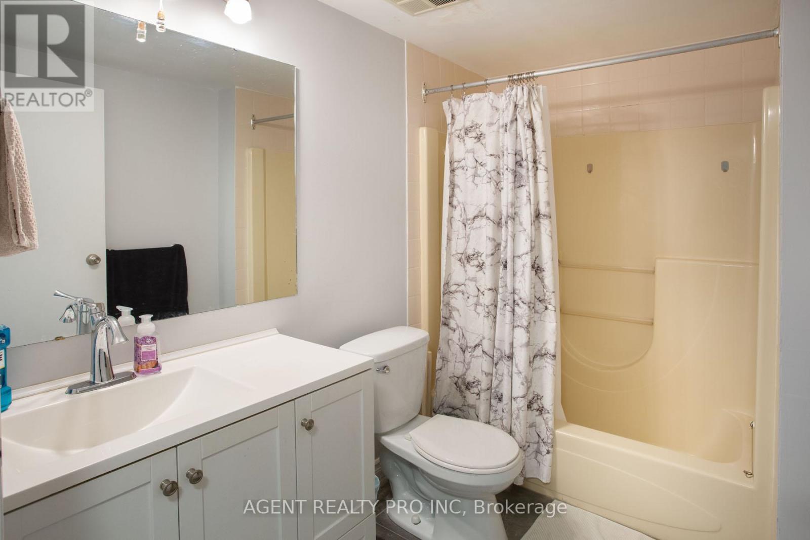 217 - 1 Jacksway Crescent, London North, Ontario  N5X 3T6 - Photo 4 - X12488126