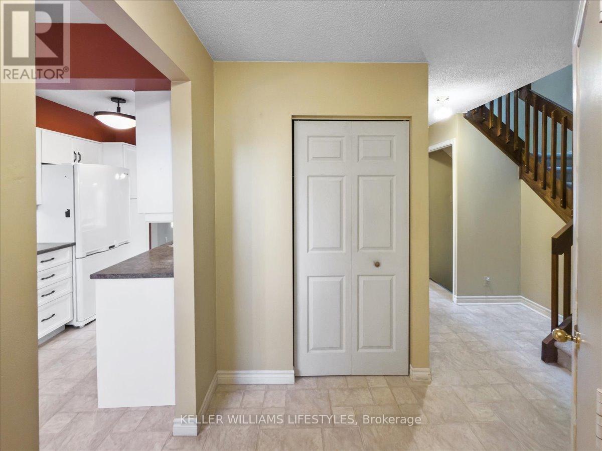 26 - 1845 Aldersbrook Road, London North, Ontario  N6G 4V9 - Photo 3 - X12488276