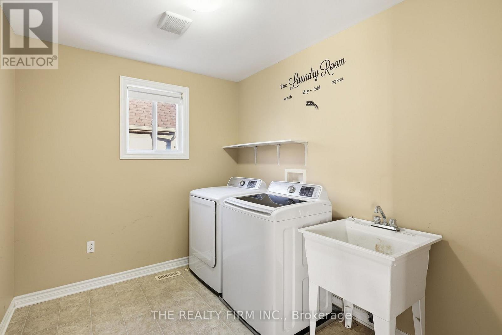 1012 Oakcrossing Road, London North, Ontario  N6H 0A8 - Photo 15 - X12488398