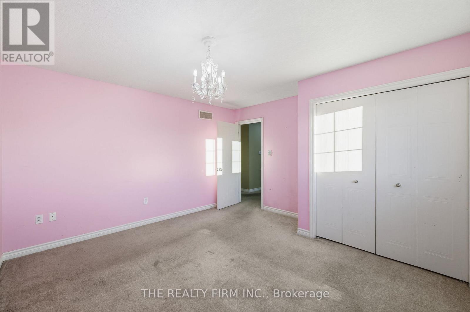 1012 Oakcrossing Road, London North, Ontario  N6H 0A8 - Photo 19 - X12488398