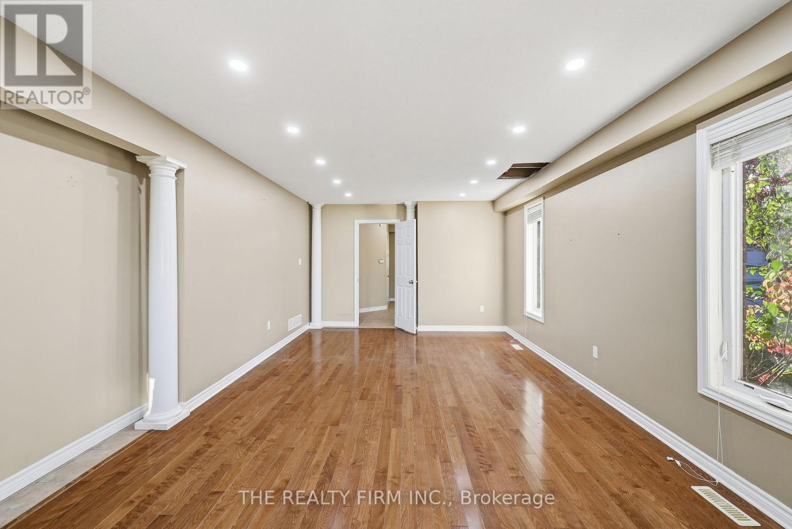 1012 Oakcrossing Road, London North, Ontario  N6H 0A8 - Photo 6 - X12488398