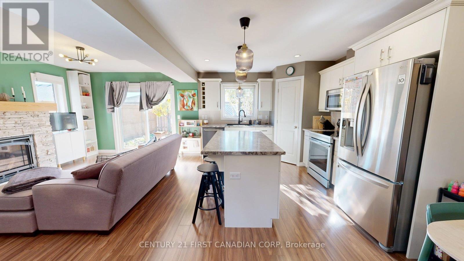 120 Edison Street, St. Marys, Ontario  N4X 0A8 - Photo 5 - X12488444