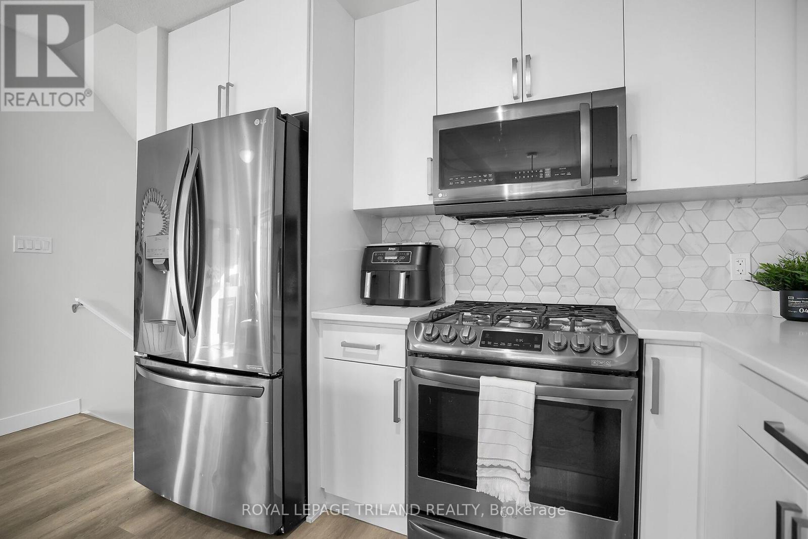 39 - 3380 Singleton Avenue, London South, Ontario  N6L 0E8 - Photo 16 - X12488716