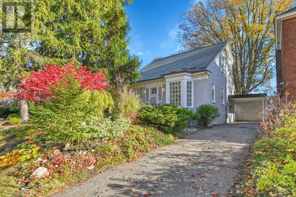 250 FOURTH AVENUE, Ottawa, Ontario