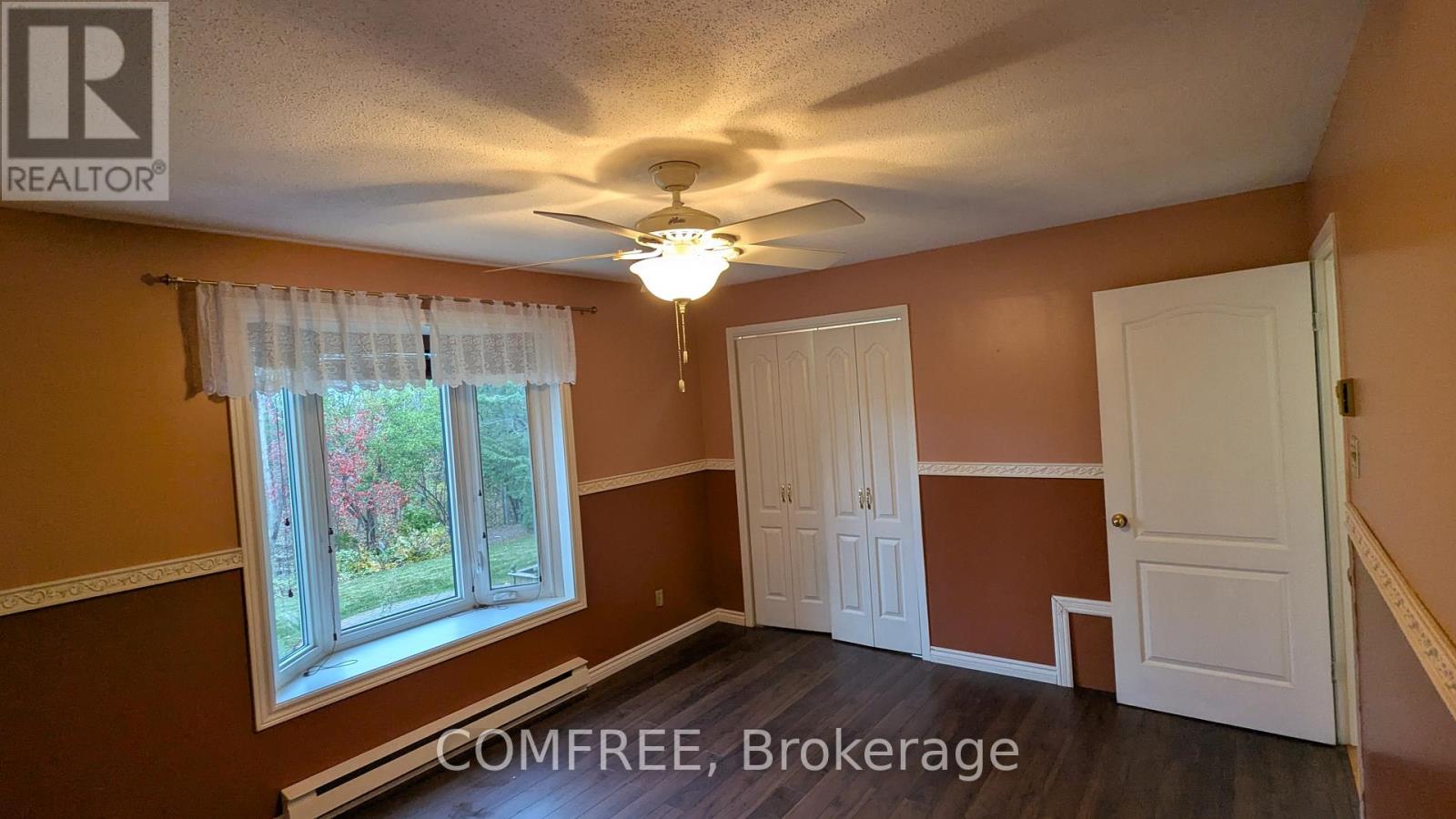 9 Woodwind Crescent, Ottawa, Ontario  K2S 1V1 - Photo 8 - X12488402