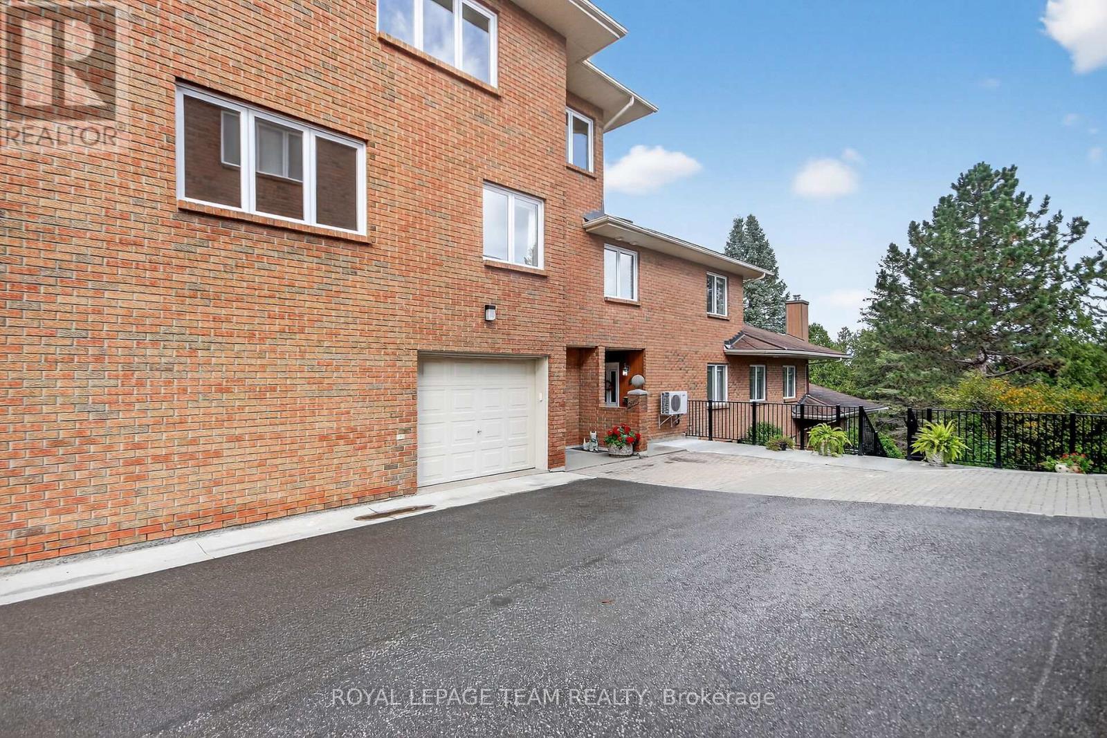 206 STRATAS COURT, Ottawa, Ontario