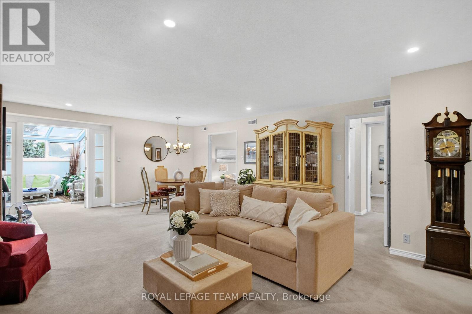 206 Stratas Court, Ottawa, Ontario  K2L 3K5 - Photo 10 - X12488406