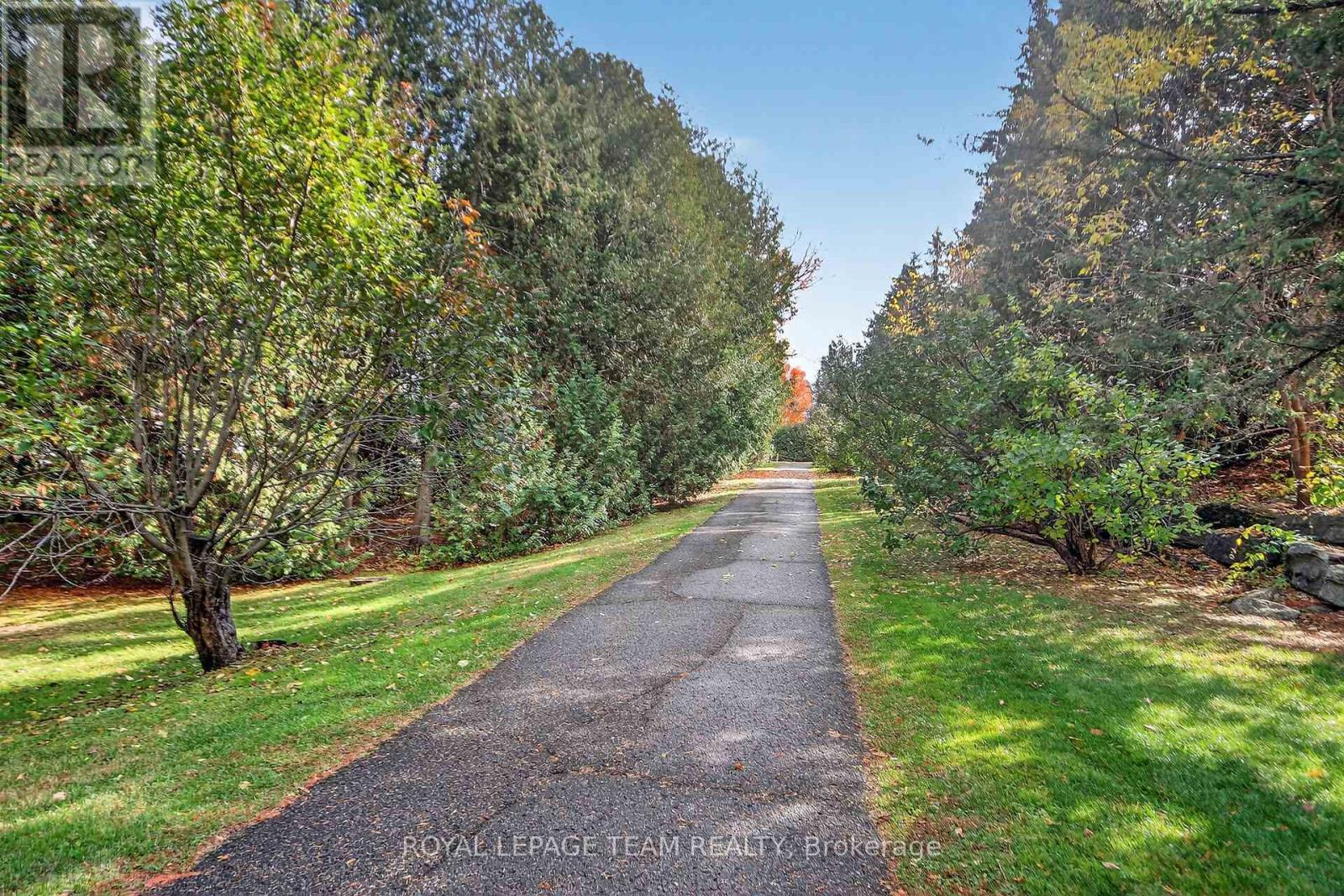 206 Stratas Court, Ottawa, Ontario  K2L 3K5 - Photo 32 - X12488406