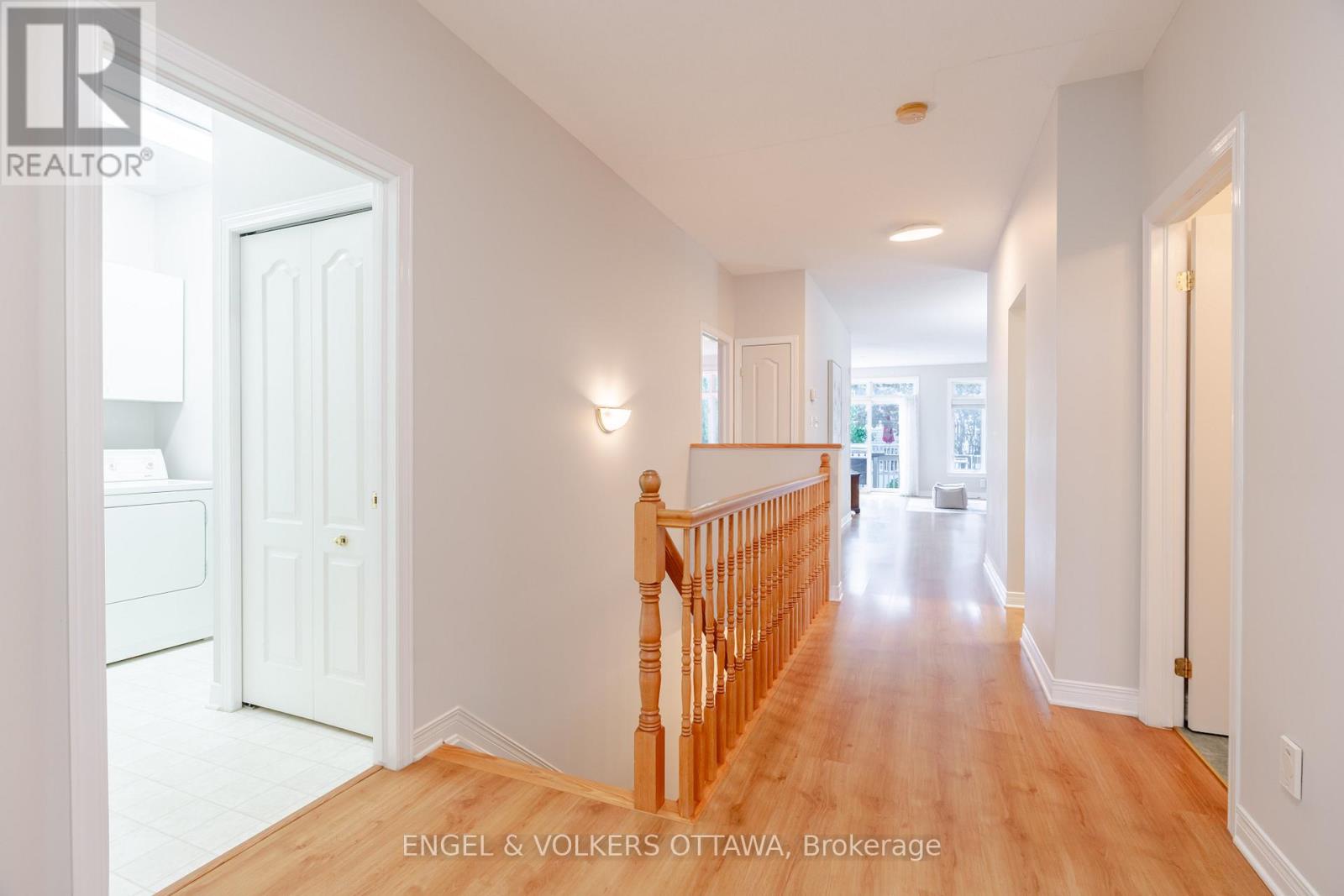 60 Sable Run Drive, Ottawa, Ontario  K2S 1W7 - Photo 10 - X12488414