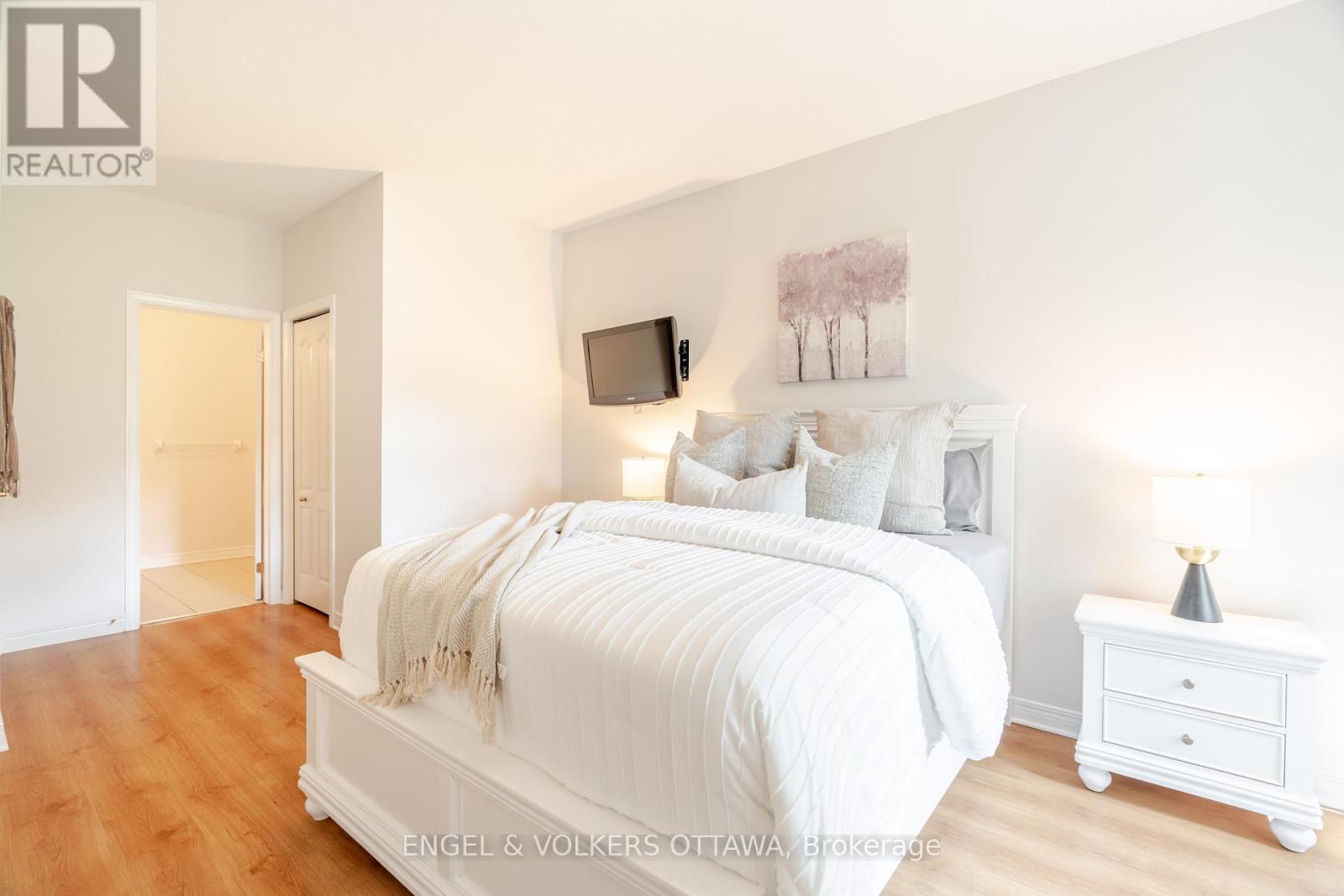 60 Sable Run Drive, Ottawa, Ontario  K2S 1W7 - Photo 17 - X12488414